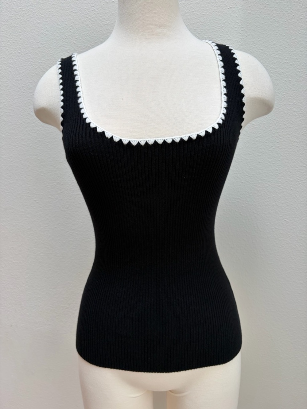 Sezane Martina Sleeveless Top Ribbed Knit Tank Top Rare Wool Black White Size Xs - Picture 2 of 13